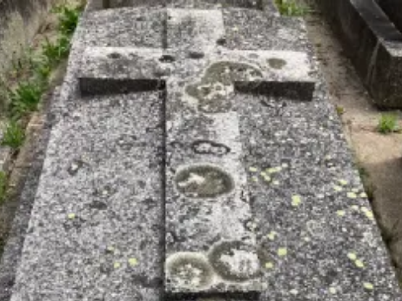 Les conséquences de ne pas nettoyer un monument funéraire ?
